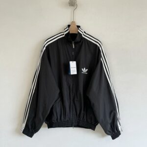 [발렌시아가] OG 삼선 트랙수트 자켓 - 수입 Color 블랙 Size FREE 미세오차 +,-1~3cm 가슴둘레,어깨,기장, , 57 , 70 , 64cm