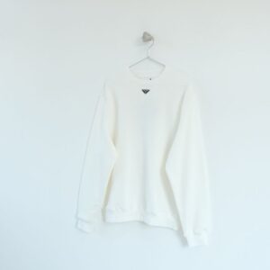 [프라다] 넥 플레이트 맨투맨 - 수입 Color 화이트 Size L , XL 미세오차 +,-1~3cm 가슴둘레,어깨,기장,소매