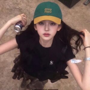 [미우미우] 그린 투톤 자수 로* 모자 칼라 :ONE