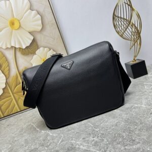 [프라다] 2VH182 가죽 숄더백 쇼핑백 구성 가로 31.5cm 세로 25m 폭 14cm