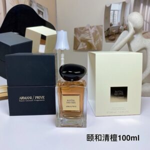 [알마니] 프리베 상탈 단샤 탑노트 베르가못, 카다멈, 바이올렛 리브로 미들 노트는 엘레미 익스트랙트, 인센스 익스트랙트, 머스크 베이스 노트 샌달우드, 시더 에센스