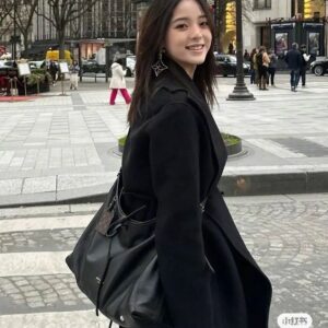 [루이비통] 고급 캐리올 다크 MM 숄더백 1 안감 : 샤무드 구성 : 본품 + 더스트 구성