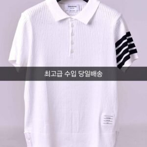 [톰브라운] T 니트 카라 반팔 화이트 (95-100) (105) (110) 블랙 (95-100) (105) (110) 그레이 (95-100) (105) (110)