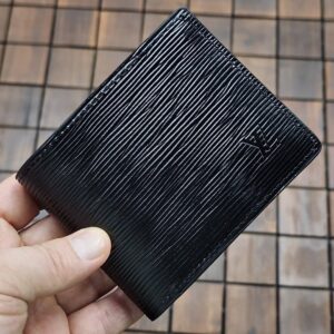 [루이비통] 에삐 반지갑 구분 : 남성 구성 : 본품 , 더스트 , 박스 , 컨트롤카드