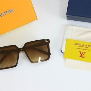 [루이비통] LV 쁘띠 모노그램 선글라스 🍀