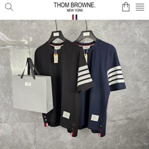 [톰브라운] 수입 TB 사선완장 스웻 티셔츠
