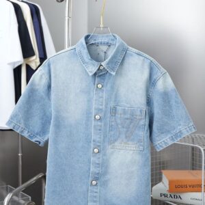 [루이비통] LV M 64265 엠브로이더드 LV 패치 데님 자켓