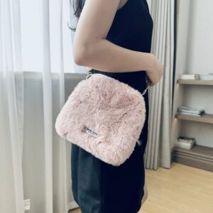 [미우미우] 퍼 파우치백 구성 ㅡ 풀*스 구성 끈 미포함