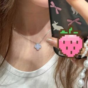 [반클리프] 아펠 빈티지 알함브라 펜던트 (화이트 골드 / 블루 칼세도니) 일반박스: 풀*스 +1.0