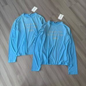 [아크네] 26 빈티지 1996 롱슬리브 - 수입 Color 블루 Size 미세오차 +,-1~3cm 가슴,어깨,기장, : 56 , 51 , 68 , 67cm 2 : 60 , 55 , 72 , 69cm 3 : 62 , 57 , 74 , 70cm