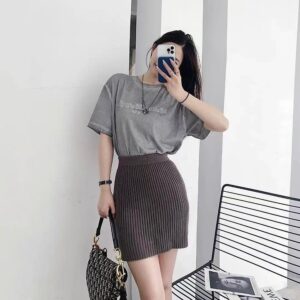 [마르지엘라] 피그먼트 레터링 자수 티셔츠 칼라:카키그레이
