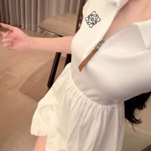 [로에베] LOE 33020 아나그램 자수 하프 집업 플레어 원피스