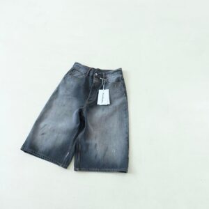 [아크네] 트라팔가 데님 5부 반바지 - 수입 Color 다크워싱 Size 미세오차 +,-1~3cm 허리둘레,엉덩이둘레,허벅지, : 76 , 108 , 72 , 70cm 48 : 80 , 112 , 74 , 71cm 50 : 84 , 116 . 76 , 72cm