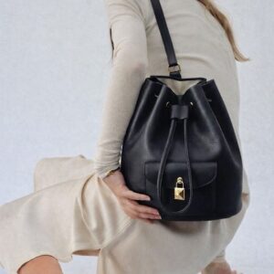 [로로피아나] Extra Drawstring backpack L27 Calfskin Black