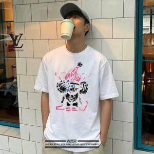 [루이비통] 빈티지 페인트 인형 로* 반팔티셔츠 면30수 원단 머서드 가공 처리 실컷 가공 처리 White,Black 여성M(55~66) L(66~77) *여성사이즈는 기존의 남여공용핏이 아니라 여성분들을 위한 전용핏입니다.* White,Black 남성L(95~100),XL(105),2XL(110)3XL(115) GRAY,NAVY L(95~100),XL(105),2XL(110)3XL(115) 칼라 White,BLACK,GRAY,NAVY