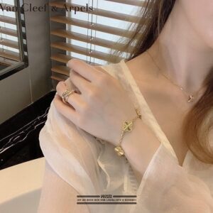 [반클리프] 빈티지 알함브라 5모티브 브레이슬릿 서지컬 스틸 칼라:골드.화이트골드.핑크골드 풀*스 +1.0