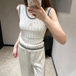 [샤넬] CL 33037 CC 골드 로* 아일렛 펀칭 니트 베스트