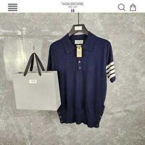 [톰브라운] 사선완장 카라 반팔니트 네이비