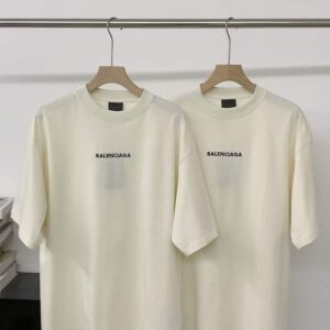 [발렌시아가] 26 자수 로* 티셔츠 - 수입 Color 크림 Size M , L 미세오차 +,-1~3cm 가슴,어깨,기장