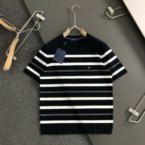 [루이비통] 스트라이프 자수로* 니트 라운드티셔츠 Color 블랙. 크림화이트 Size 블랙 95. 100. 크림화이트 95. 100. 105. 110
