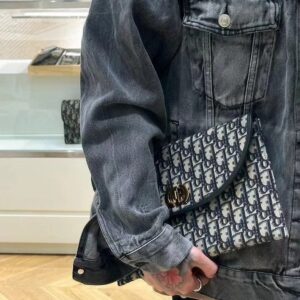 [디올] 30 몽테인 에비뉴 플랩 파우치
