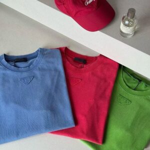 [프라다] 26 트라이앵글 로* 저지 티셔츠 - 수입 Color 레드 , 블루 , 그린 Size L , XL 미세오차 +,-1~3cm 가슴,어깨,기장,소매