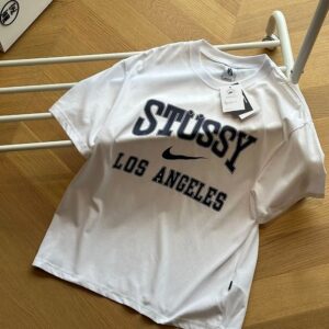 [스투시] 콜라보 LA 로* 티셔츠 - 수입 Color 화이트 Size L , XL 미세오차 +,-1~3cm 가슴둘레,어깨,기장,소매