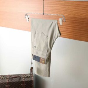 [로로피아나] 와펜로* 레더패치 코튼 스판팬츠 Color 베이지. 네이비 Size 베이지 30. 32. 38 네이비 30. 32. 34