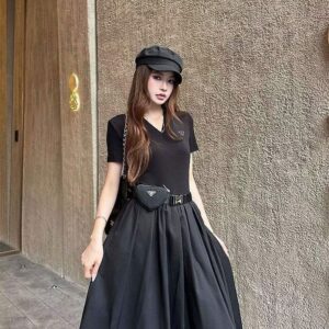 [프라다] 블랙 리나일론 미디 티셔츠 드레스