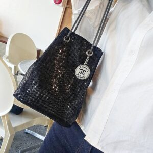 [샤넬] 메달찰찰이숄더 가로17cm * 세로 22cm * 폭9.5cm 블랙 / 실버