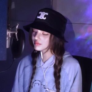 [셀린느] 트리옹프 아플리케 버킷햇 수입
